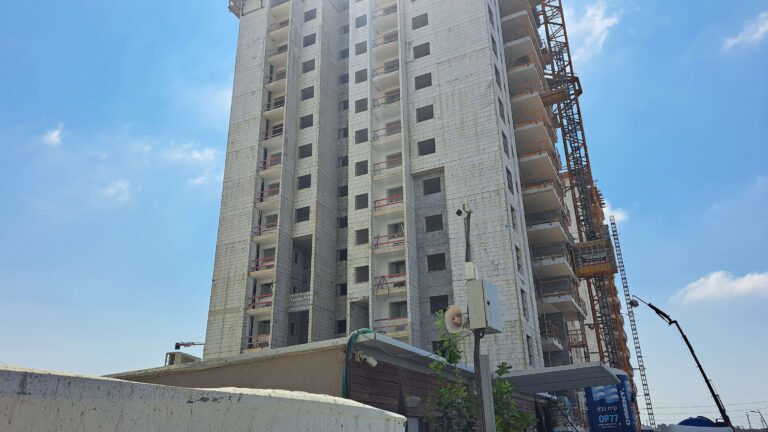 פיקוח בנייה ירוקה בפרוייקט אור ים סלקטד, אור עקיבא